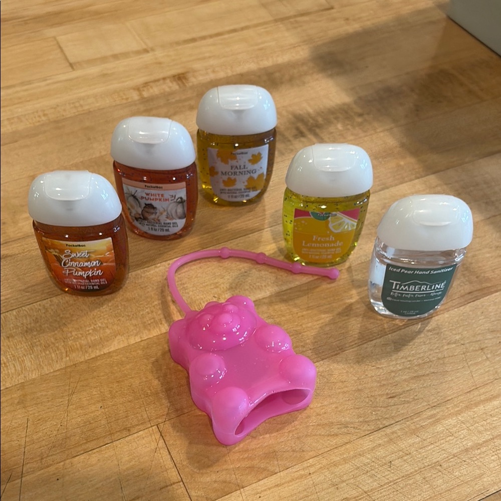Bath & Body Works Hand Sanitizer Set with gummy bear - Pink Holder